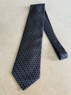 Dior Signature Men's Geometric Pattern Navy Blue Tie 100% Silk